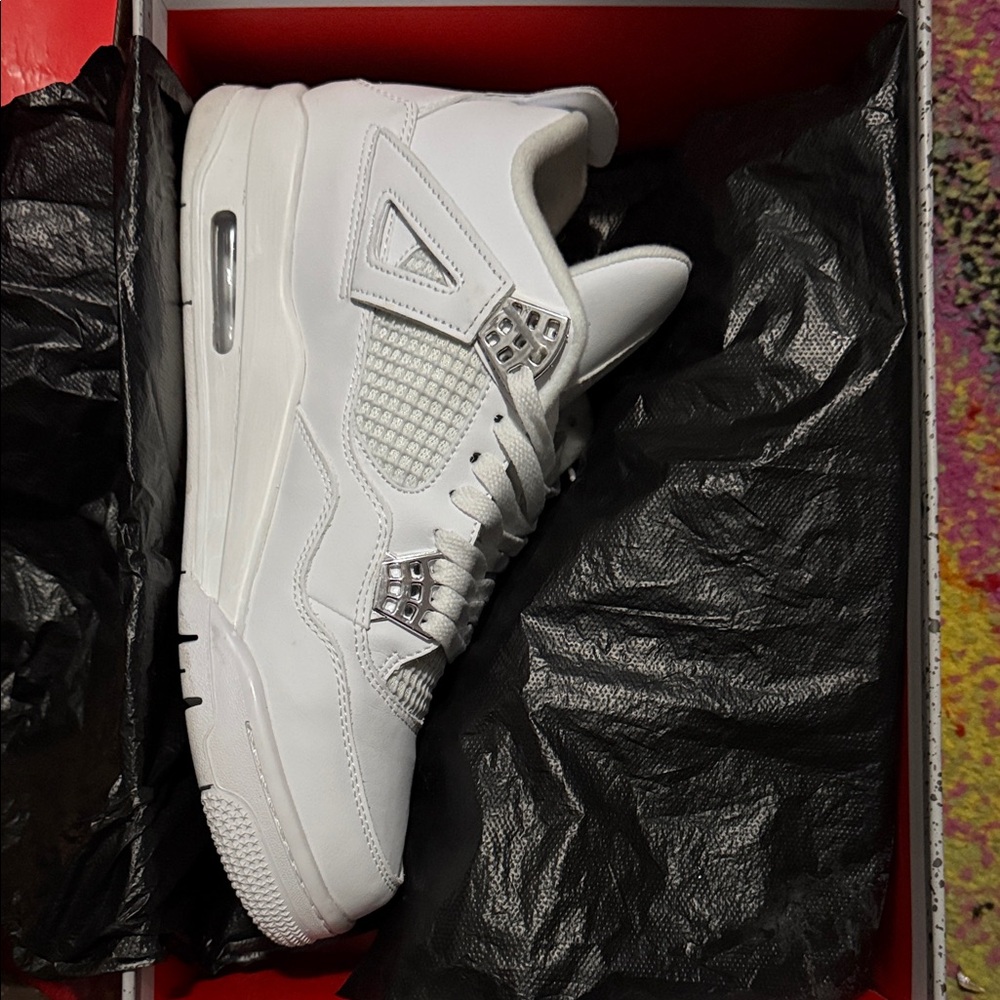 Air Jordan 4 RETRO  Sz 11 worn 4x w/box